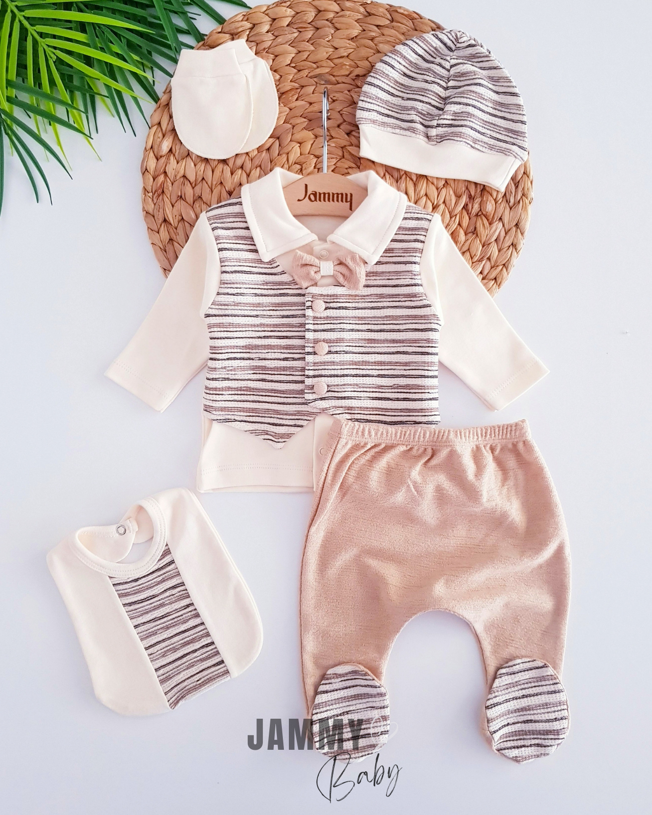James Vest Detailed 5 Piece Newborn Set-MILK COFFEE