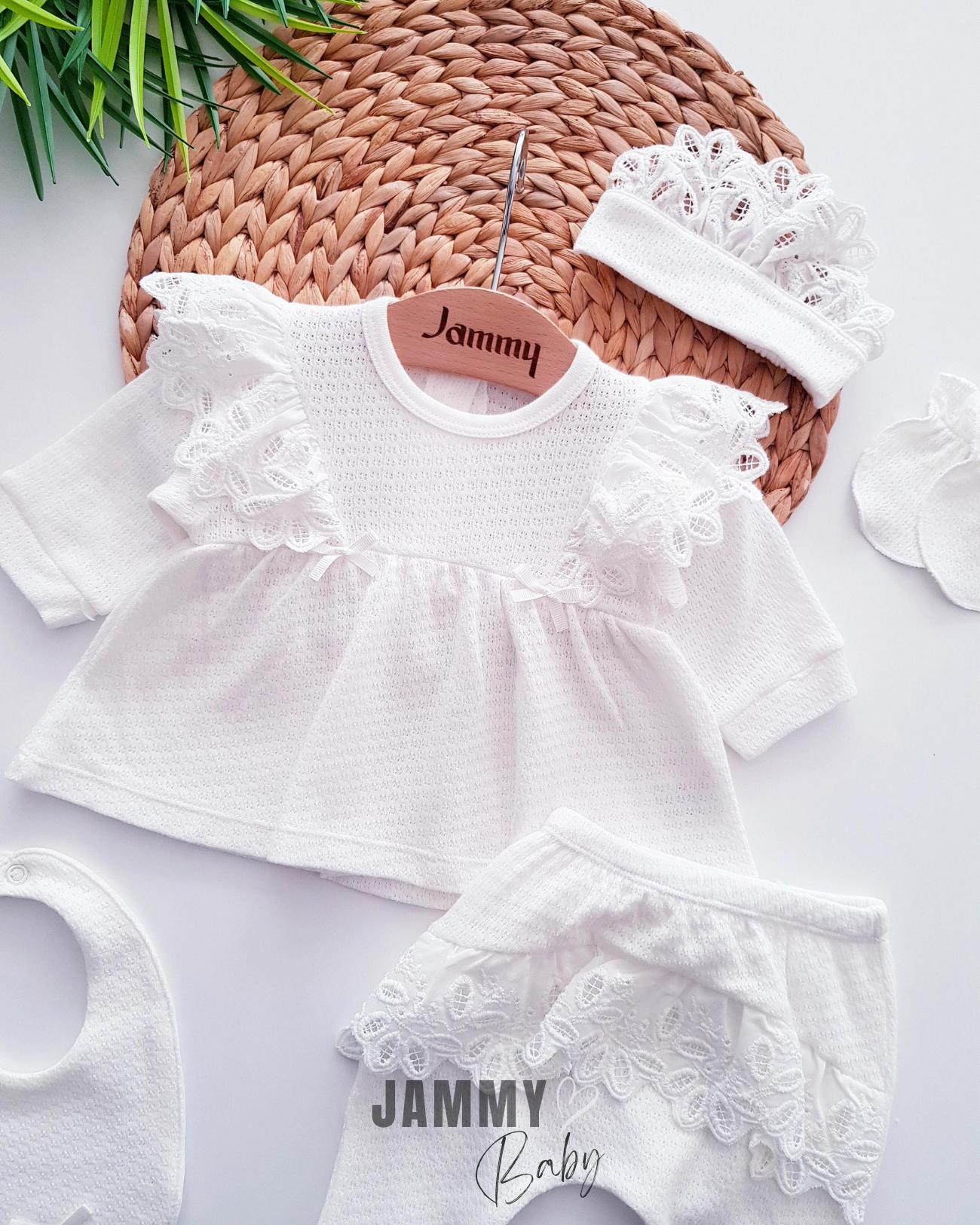 Princess Lace Detail Jacquard 5 Piece Newborn Set-WHITE
