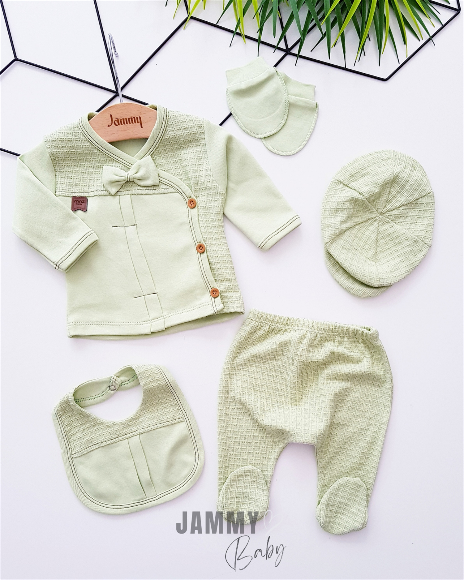 Robert Capped 5-Piece Newborn Set-GREEN