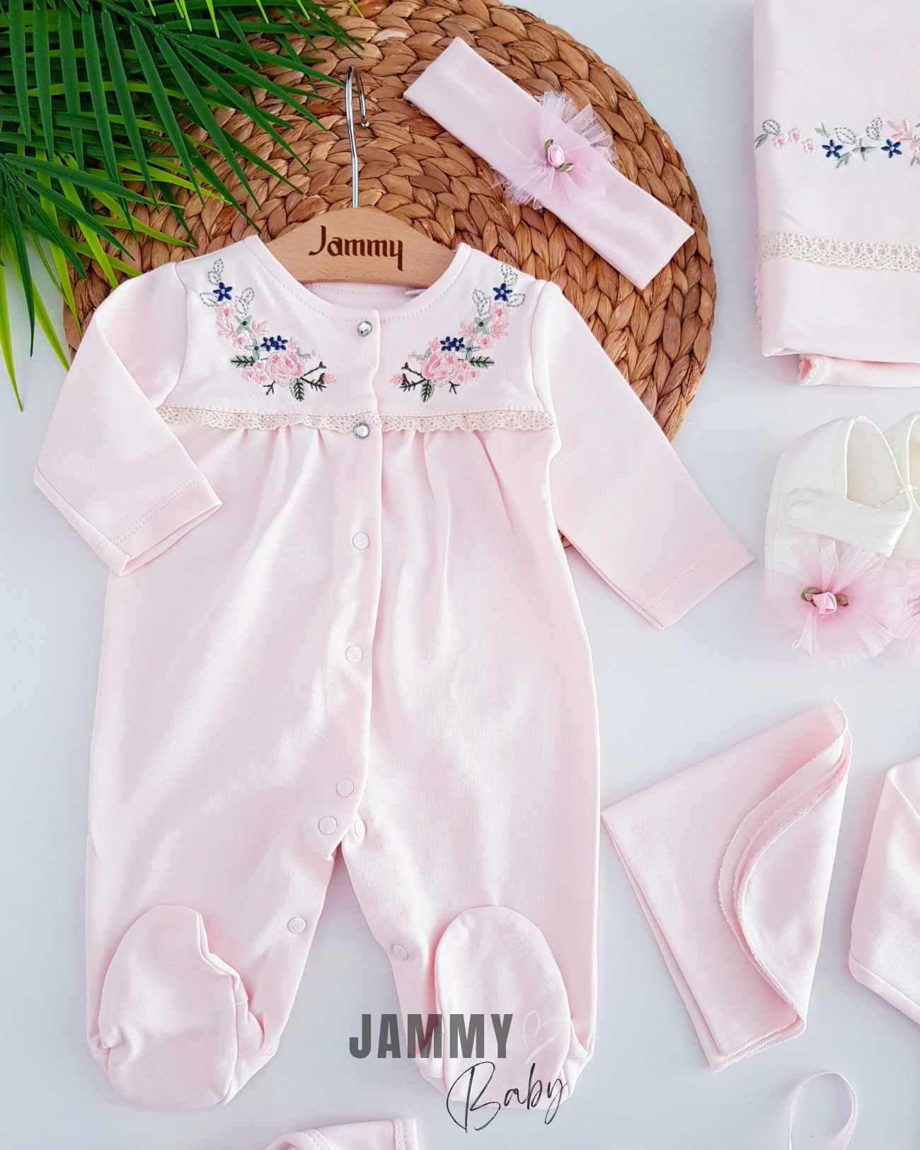 Row Flower Embroidery 11 Piece Hospital Exit Set-PINK