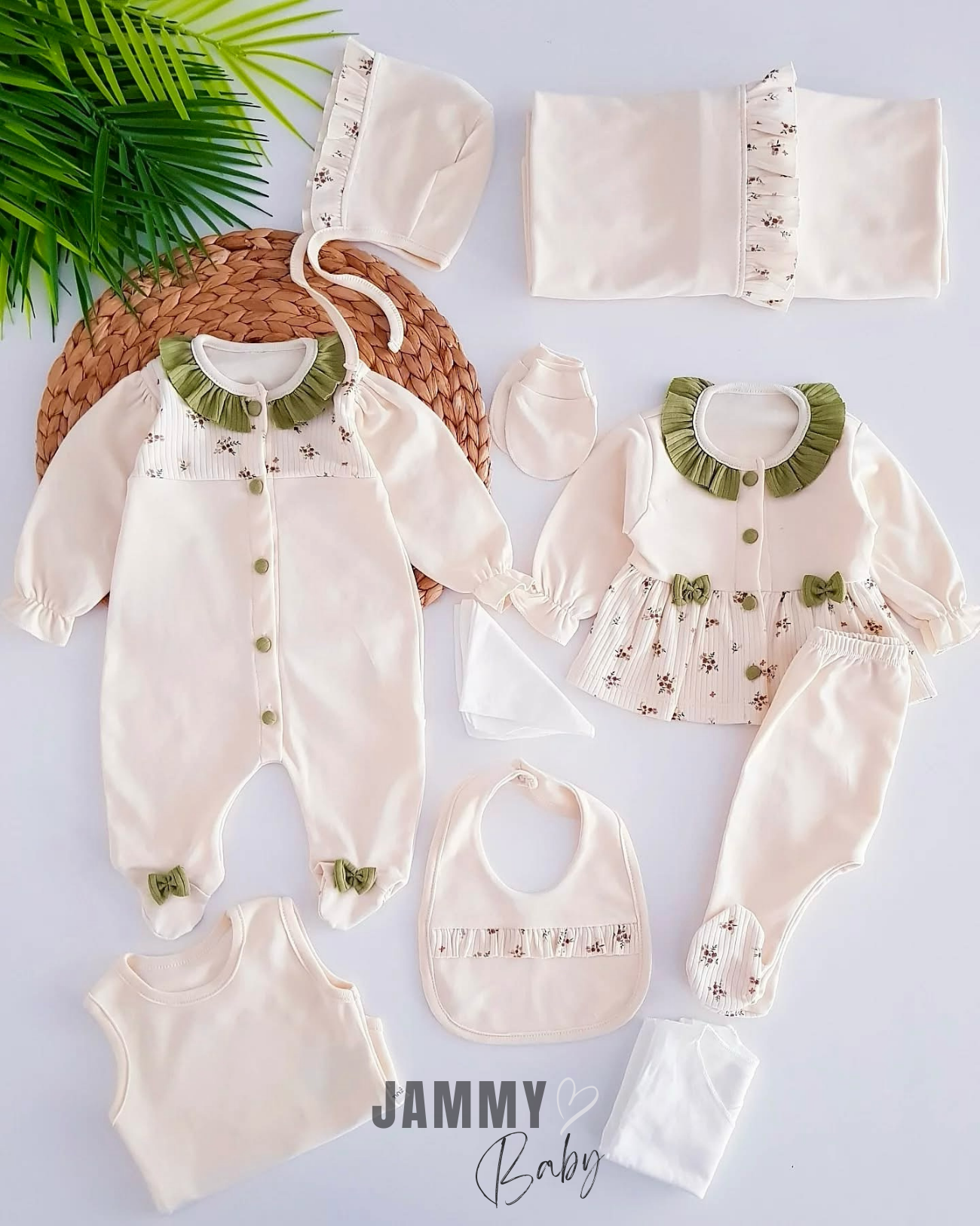 Kleine Blumen 10-teiliges Neugeborenen-Set-GRÜN