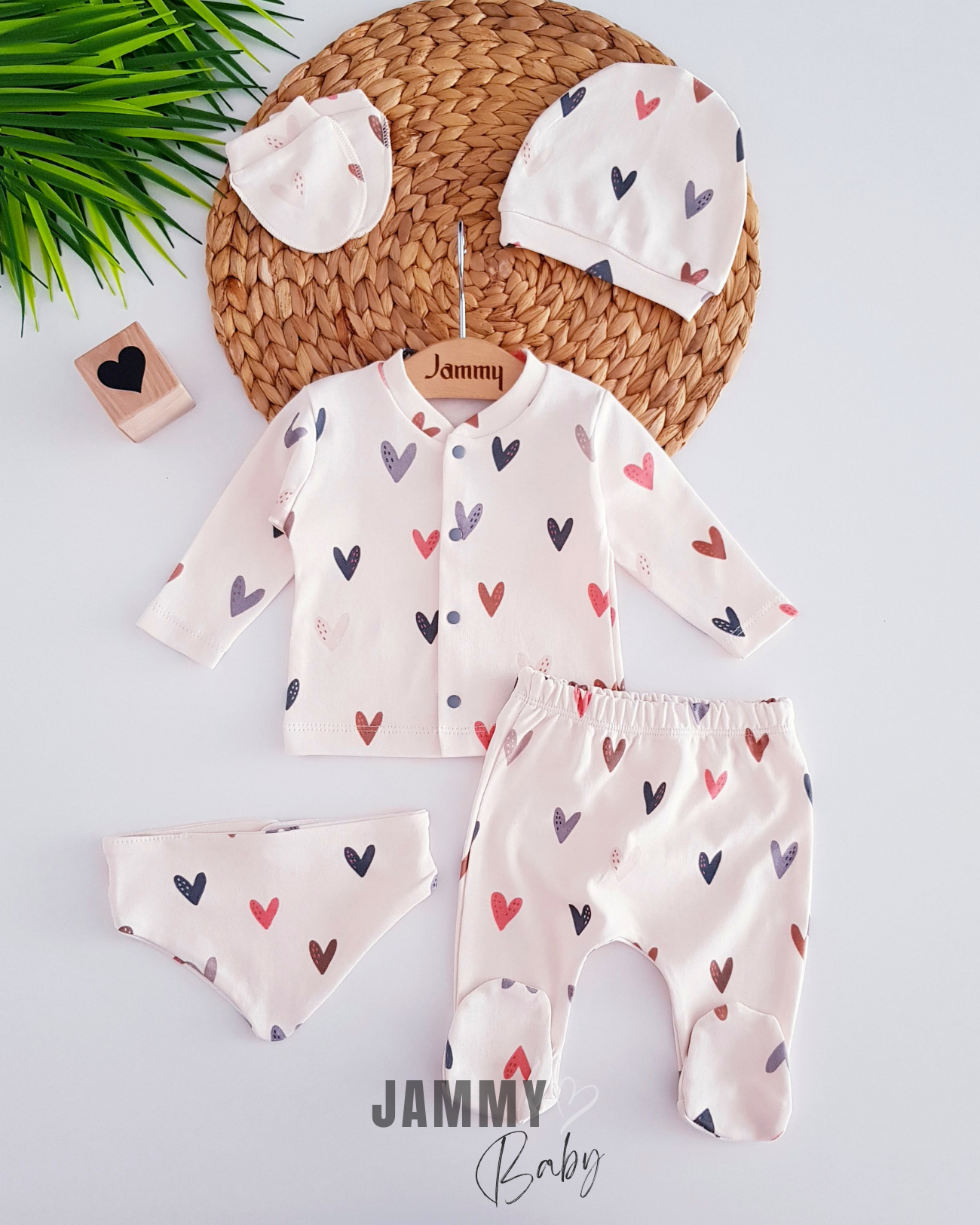 Small Heart 5 Piece Newborn Set-CREAM