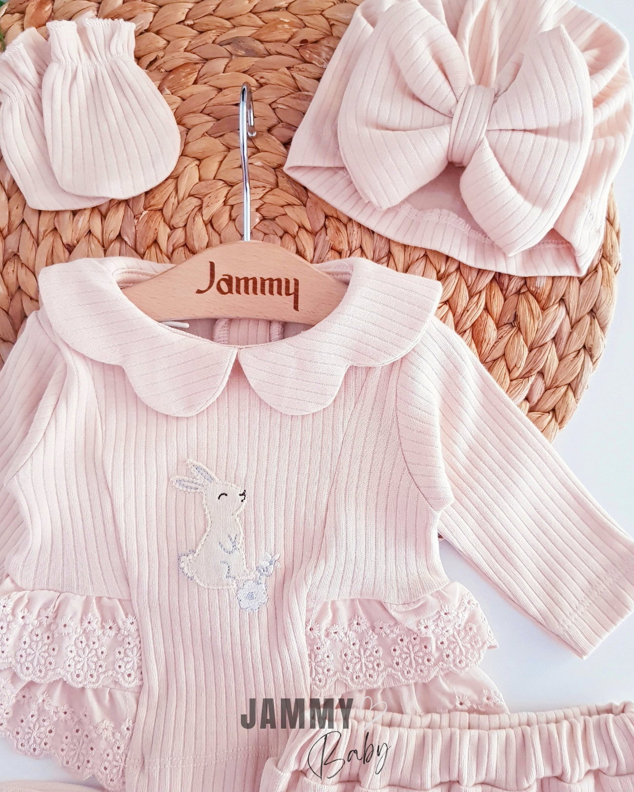 Tavşan İşlemeli Bonnet Şapka 5 Parça Yenidoğan Seti-BEIGE
