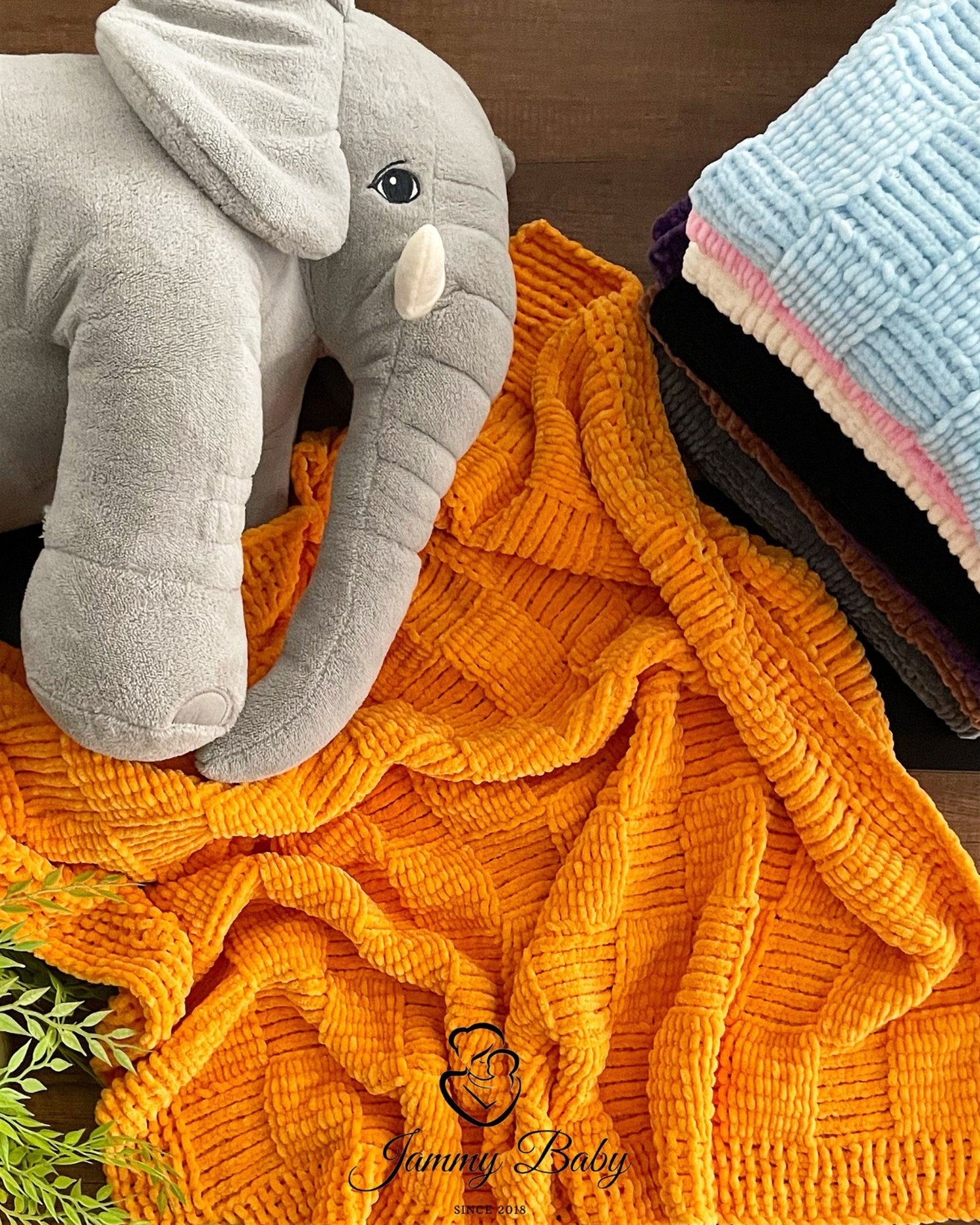 Handgebreid babydekentje - ORANJE