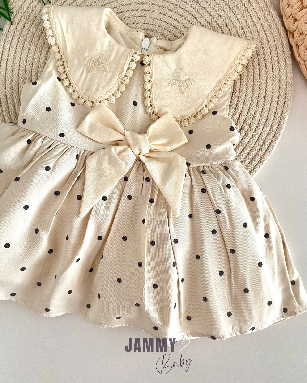 Kelebek İşlemeli Bebek Yaka Polka Dot Elbise-KREM