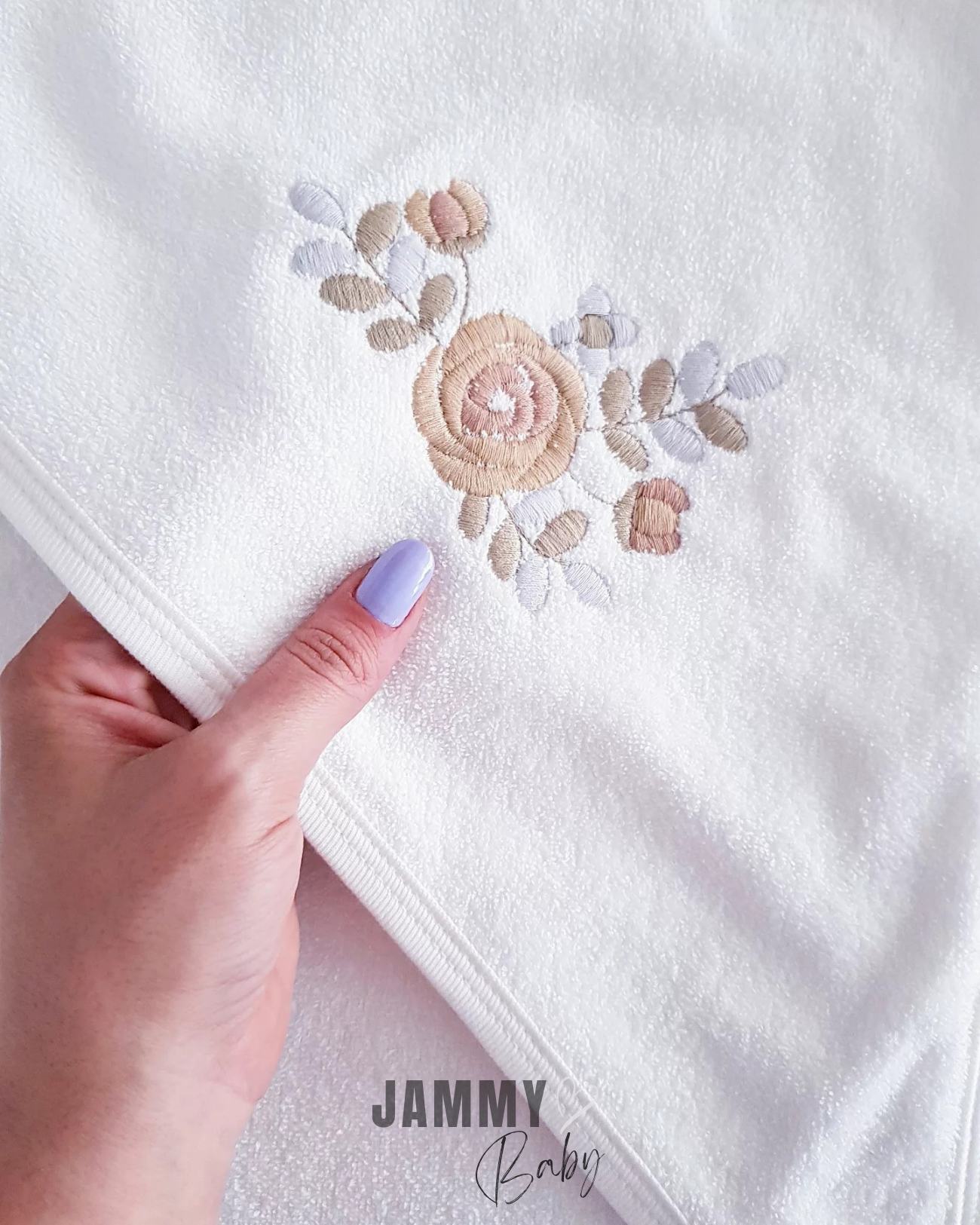 Rozen geborduurde capuchon handdoek