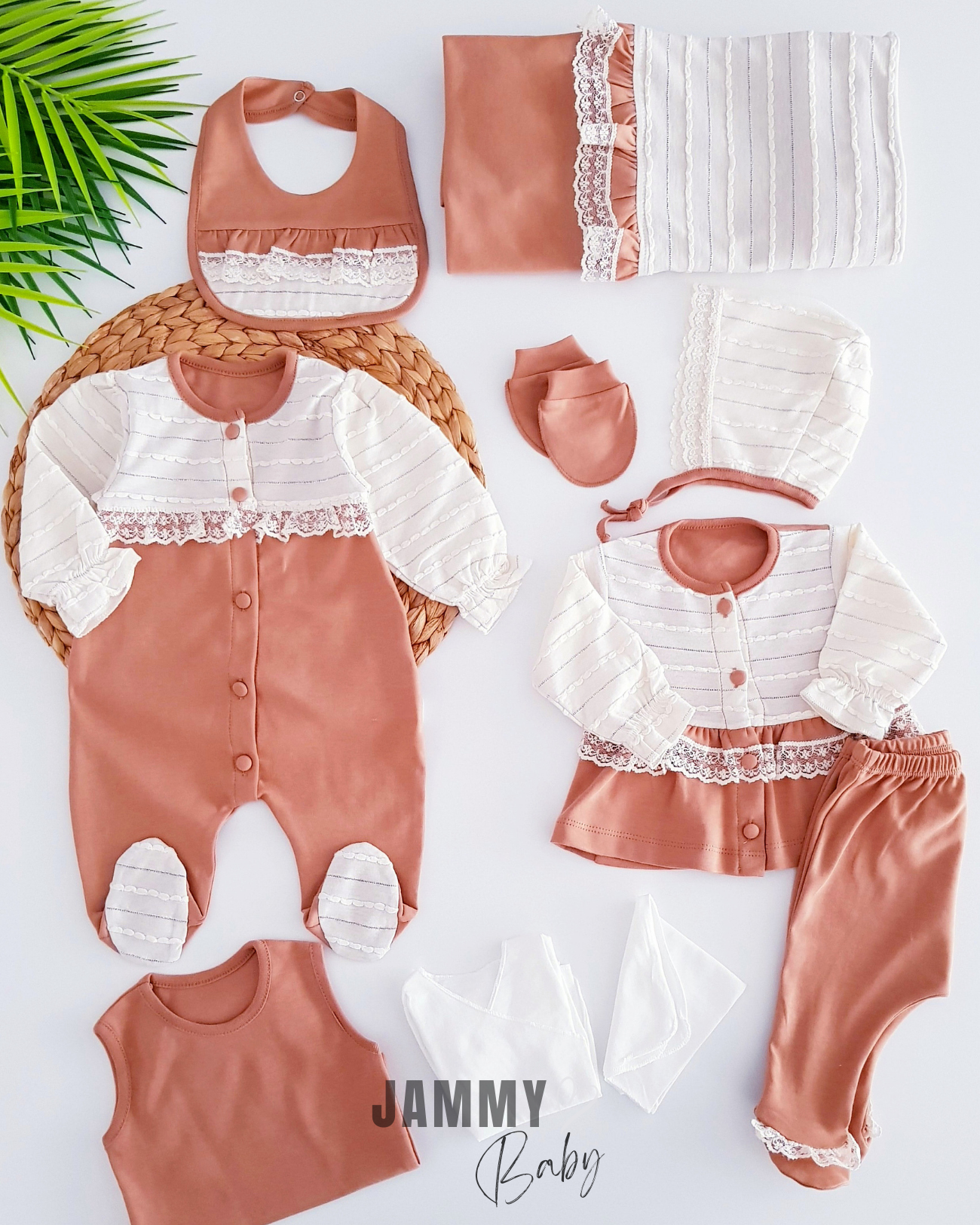 Shiny Sim Detail 10-delige newbornset - BRUIN