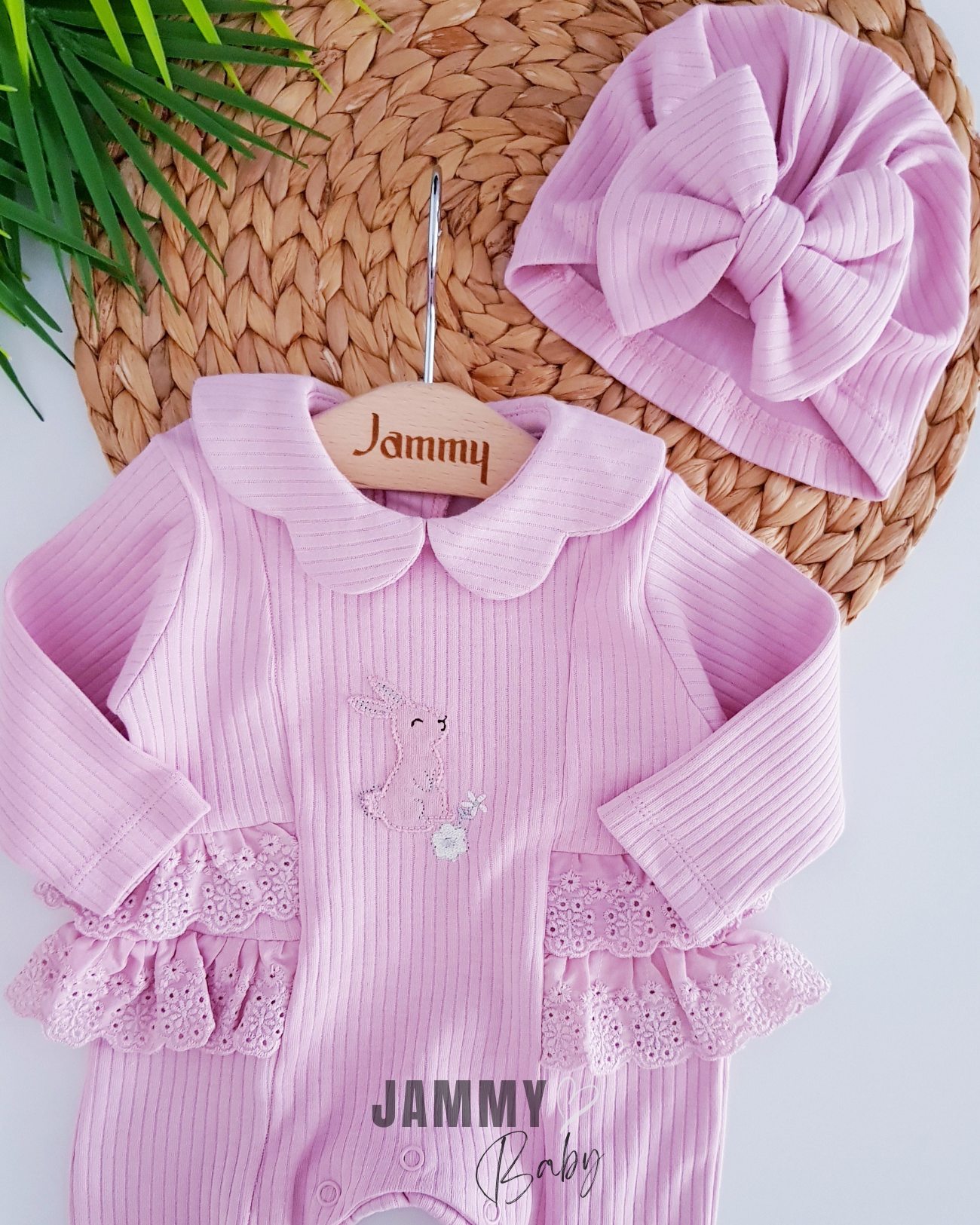 Tavşan İşlemeli Dantelli Kapşon Şapka ve Tulum Seti-PEMBE