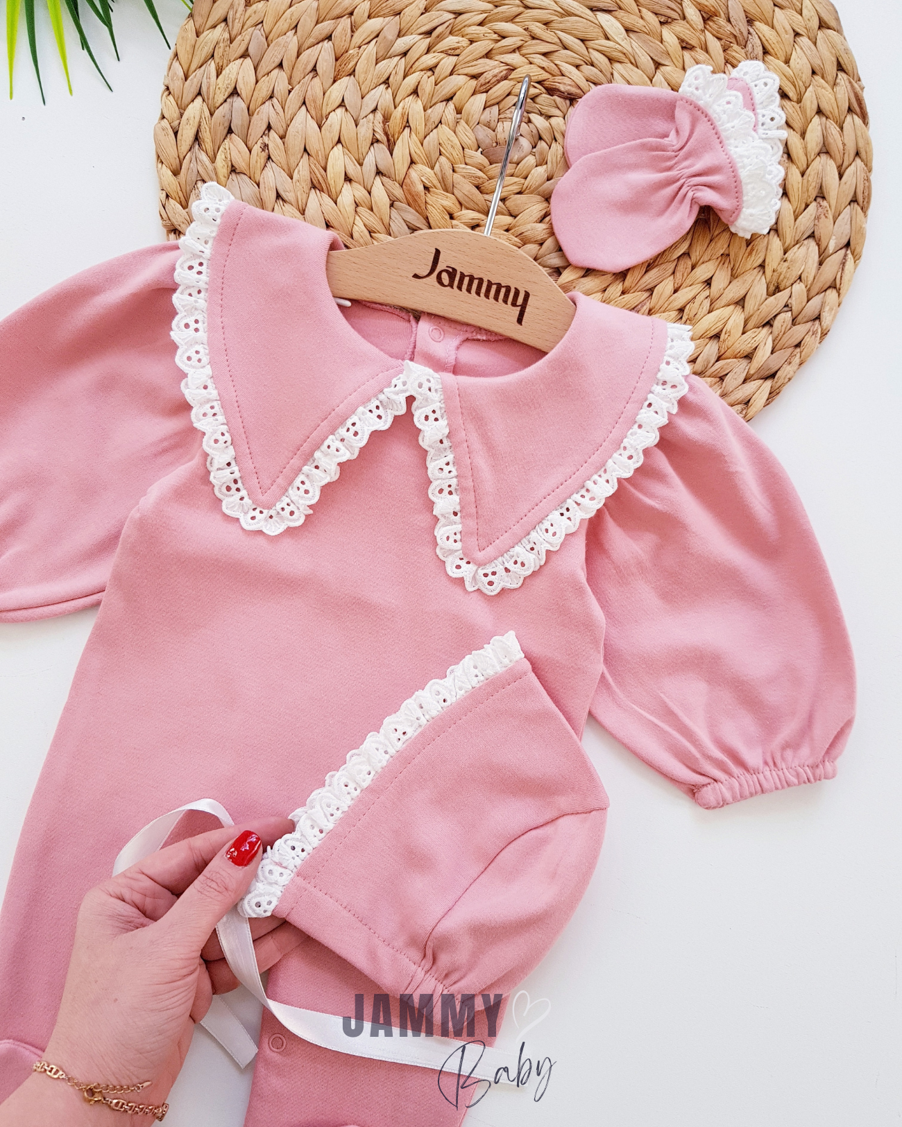 Üçgen Yaka Taraklı Detaylı Şapka Tulum Takımı-DRY ROSE